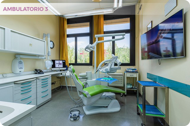 AMBULATORIO 3 - Dove si svolgono prime visite e procedure di conservativa, endodonzia e protesi
