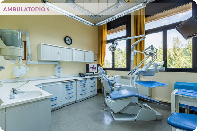AMBULATORIO 4 - Dove si svolgono prime visite e procedure di conservativa, endodonzia e protesi